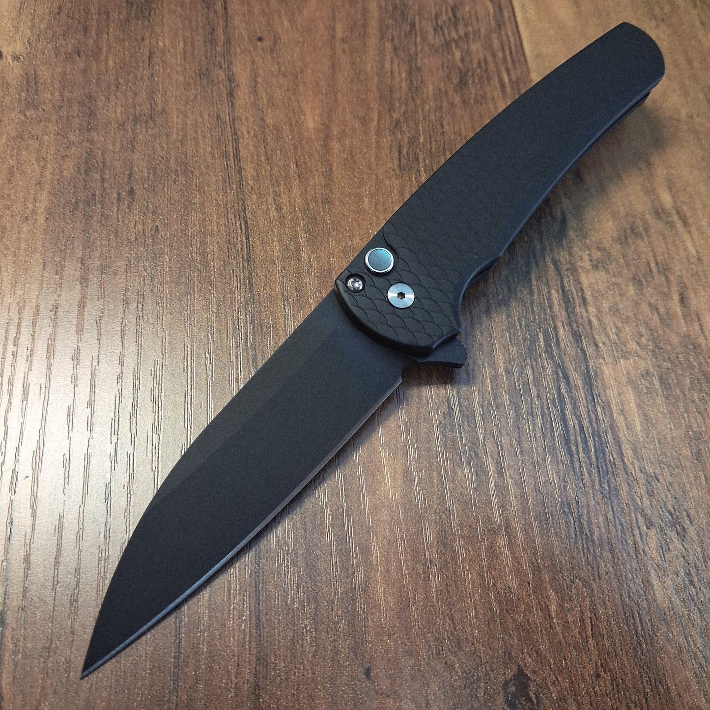 Protech 5336-LTD Malibu Black Dragon Scale Black Magnacut Wharncliffe Folder