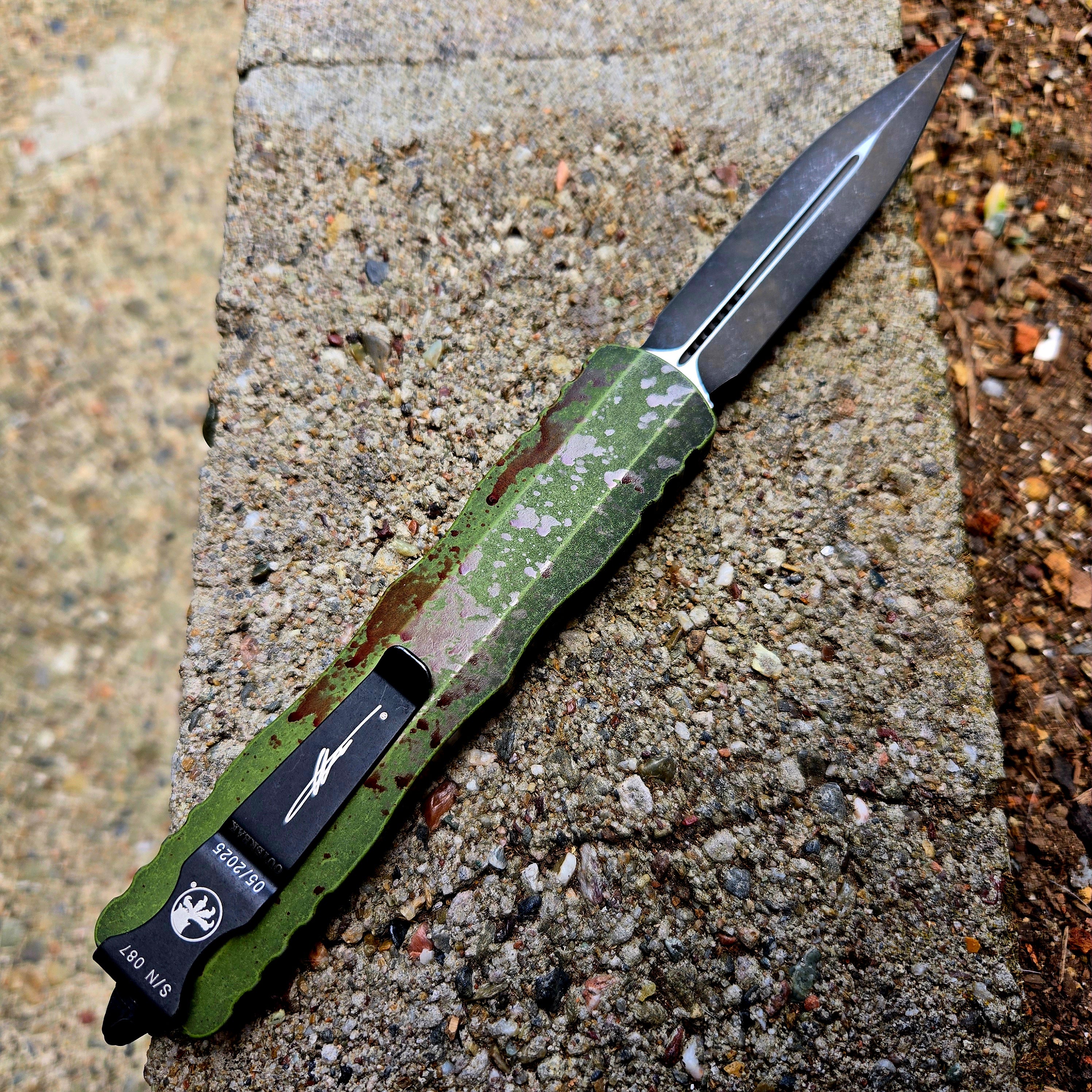 Microtech 227-1 OBDS Dirac Delta D/E Outbreak Deep Engraved Signature Series OTF