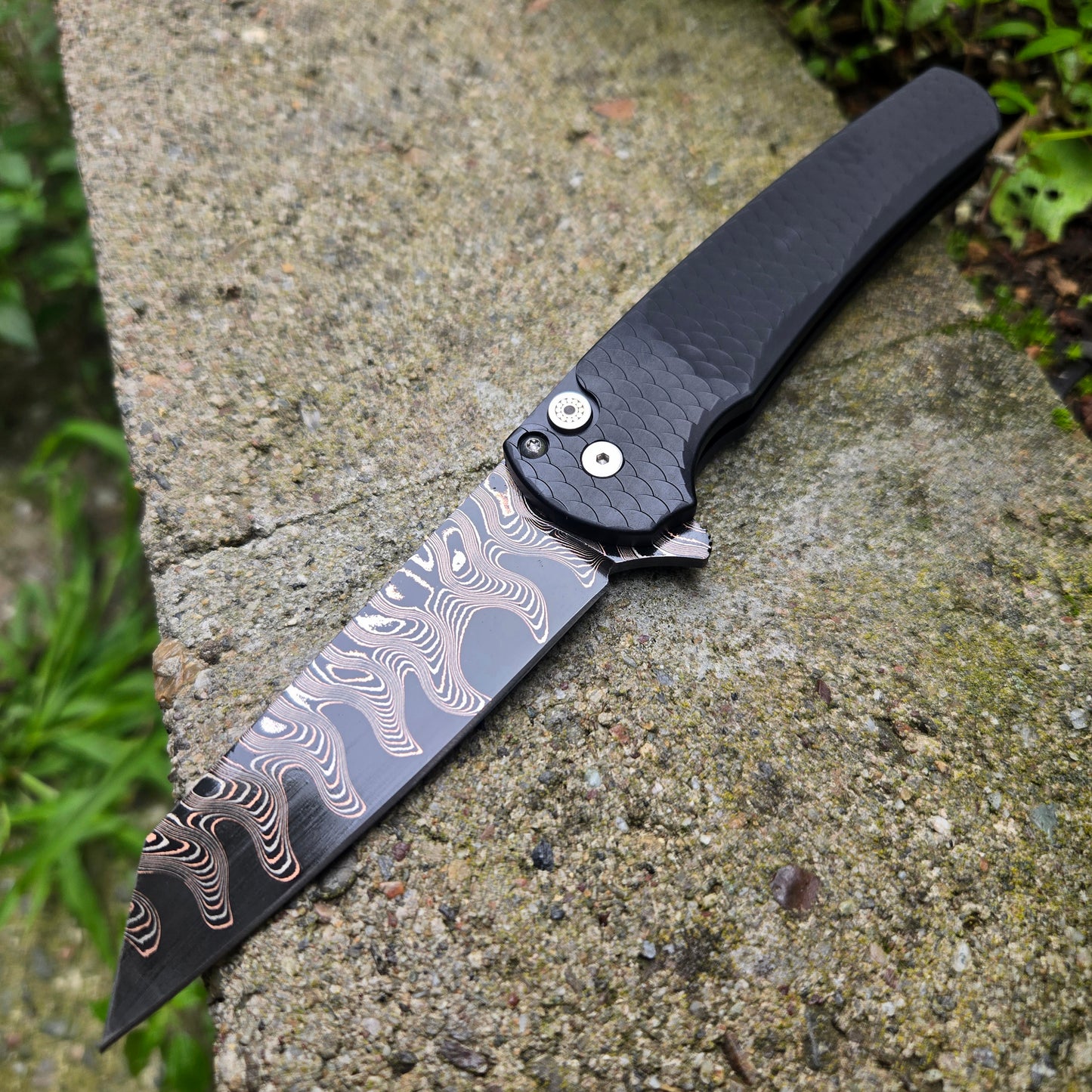 Protech 2026 Malibu Custom 004 Black Dragon Scale Baker Forge Damascus Flipper