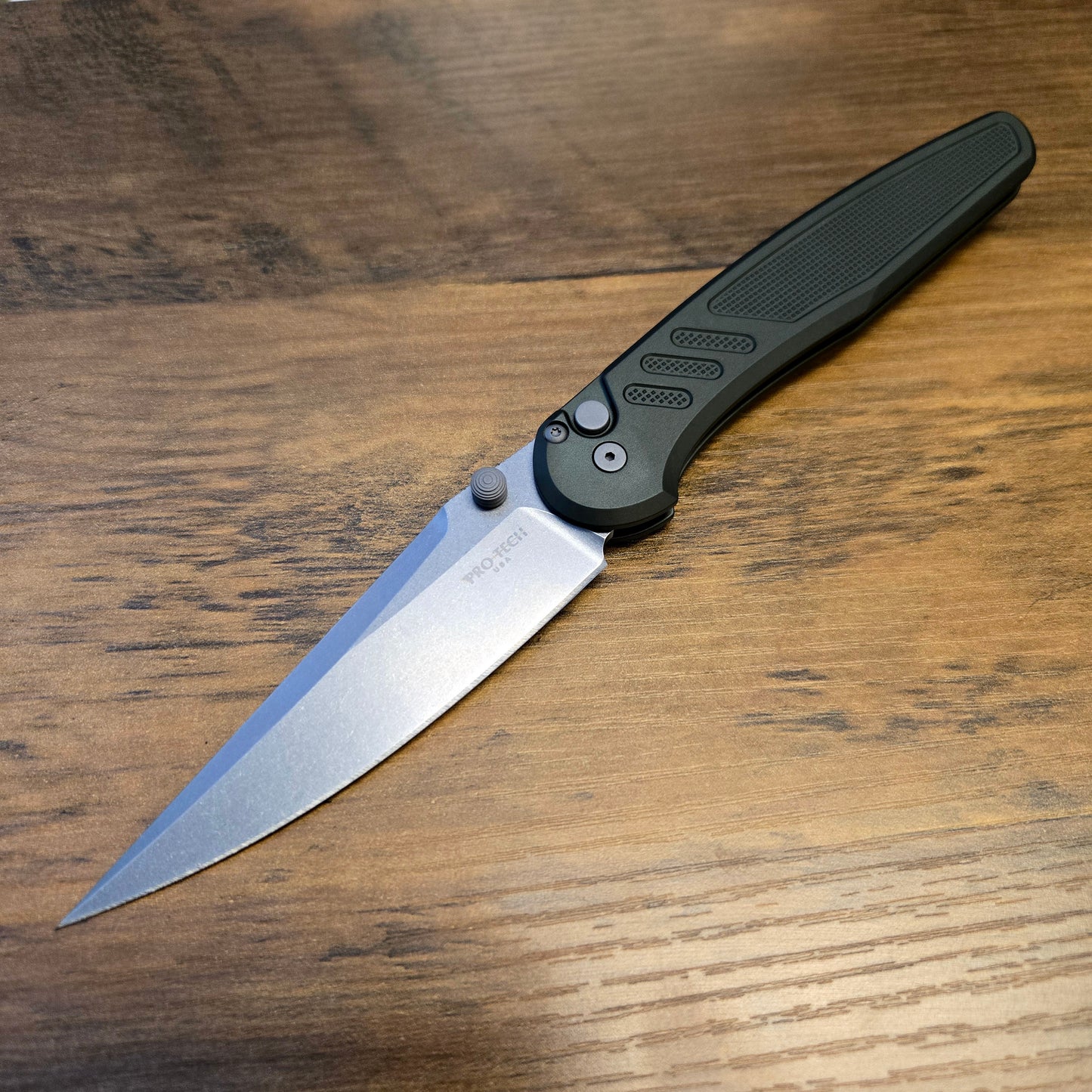 Protech x Peace Neighbor Design Avalon Knurled Green Magnacut Folder