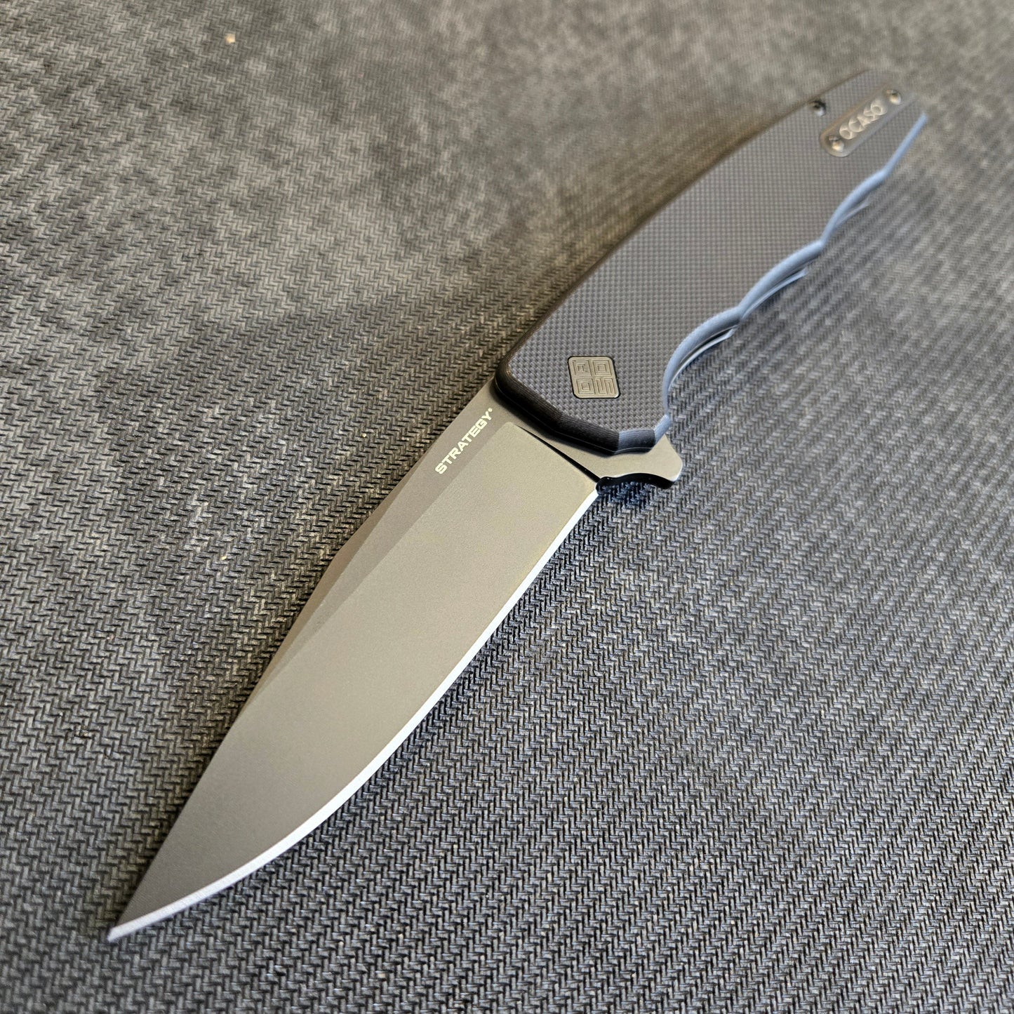 Ocaso Knives Black G-10 Black DLC Strategy Folder