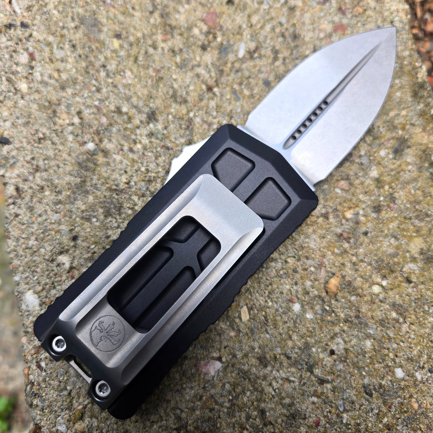 Microtech 1157-10 Exocet II D/E Stonewash Standard Black OTF Auto