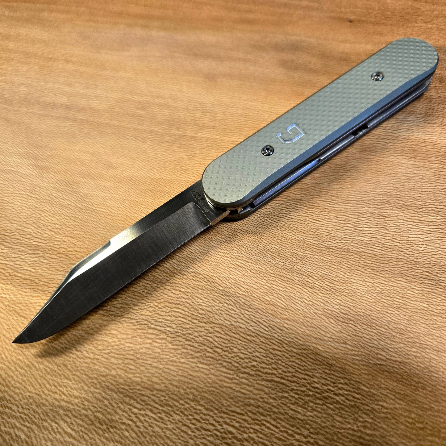 Gedraitis Knives Custom Sage Green Switch Army Switchblade