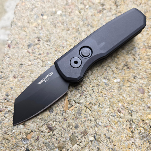 Protech R5203 Black Runt 5 Reverse Tanto Black CPM-20CV Auto
