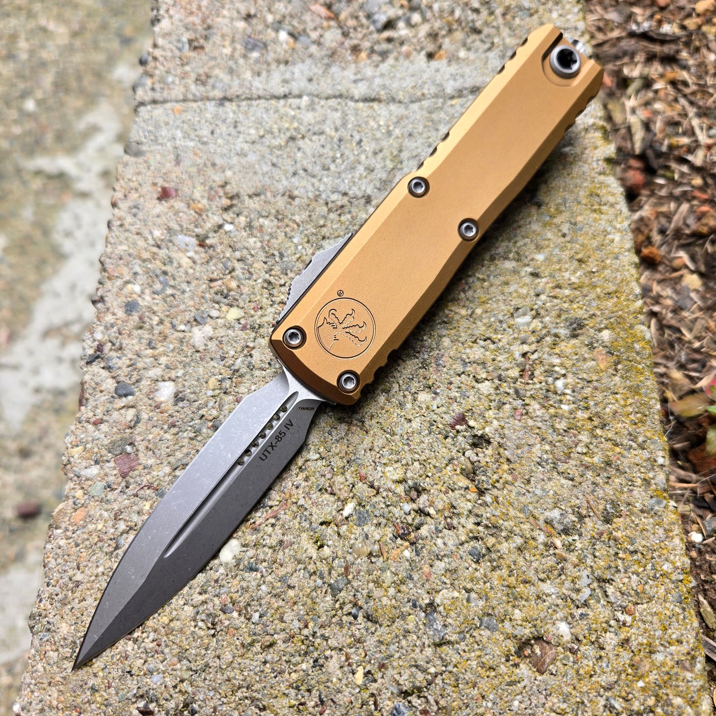 Microtech 12324-10APTA UTX-85 Gen IV D/E Tan Apocalyptic Standard OTF Auto