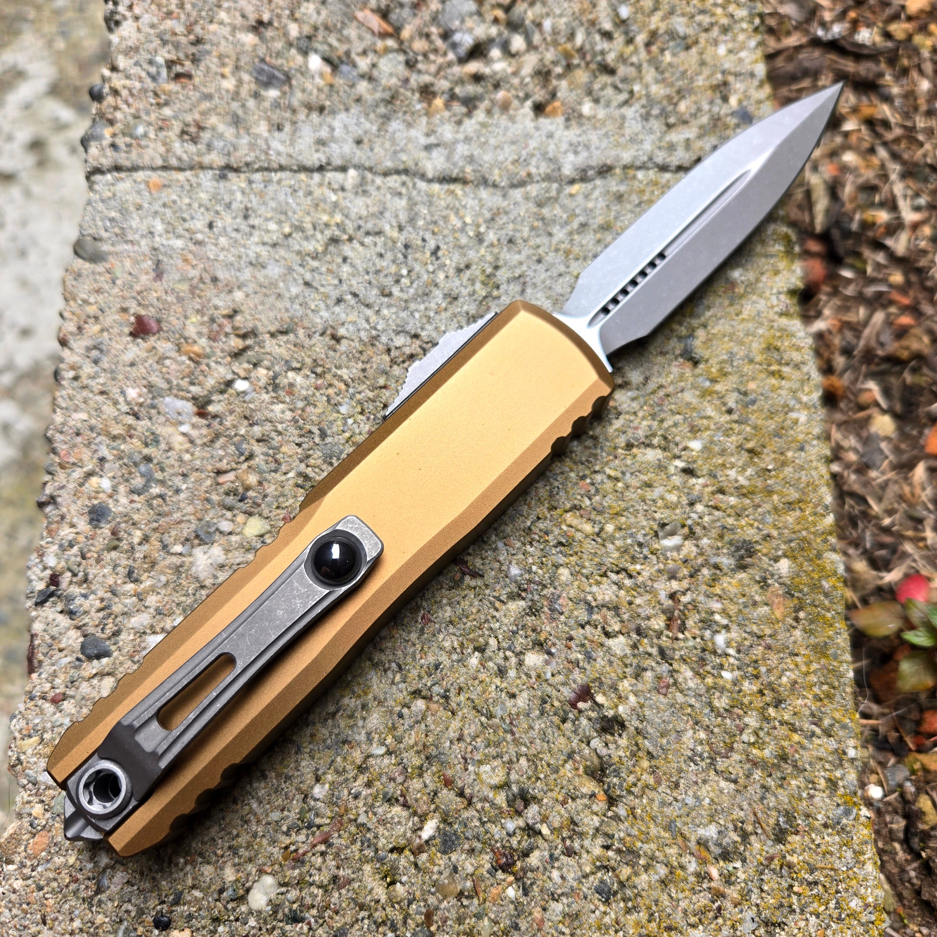 Microtech 12324-10APTA UTX-85 Gen IV D/E Tan Apocalyptic Standard OTF Auto