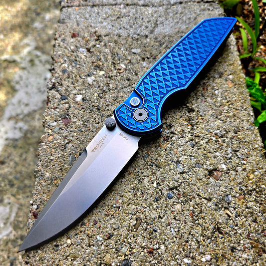 Protech WUWF SF 2025 INT-1 TR-3 Integrity Manual Thumbstud Blue Battleworn S35vn Folder *LIMITED EDITION*